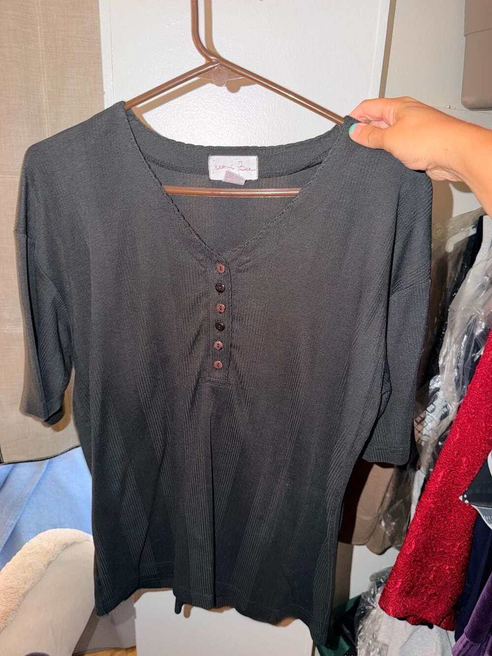 Naomi Bee Henley Shirt Size M Black Ribbed Button V-Neck Short Sleeve